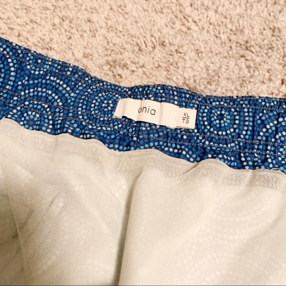 NWT Onia Swim Trunks, The Charles, 7” Inseam, Mosaic Circles, Blue, XL - Picture 3 of 7
